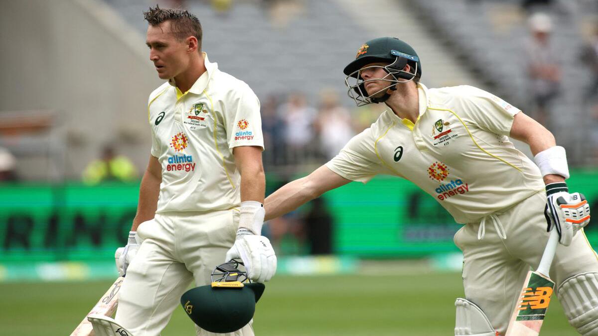 Eng Vs Pak St Test Virus Hit England Plunders World Record On