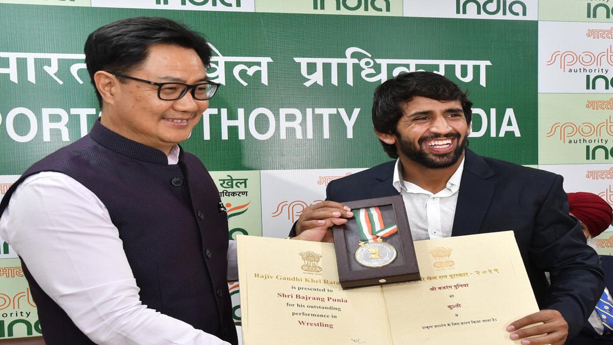 Bajrang Punia gets Khel Ratna from Sports Minister Rijiju