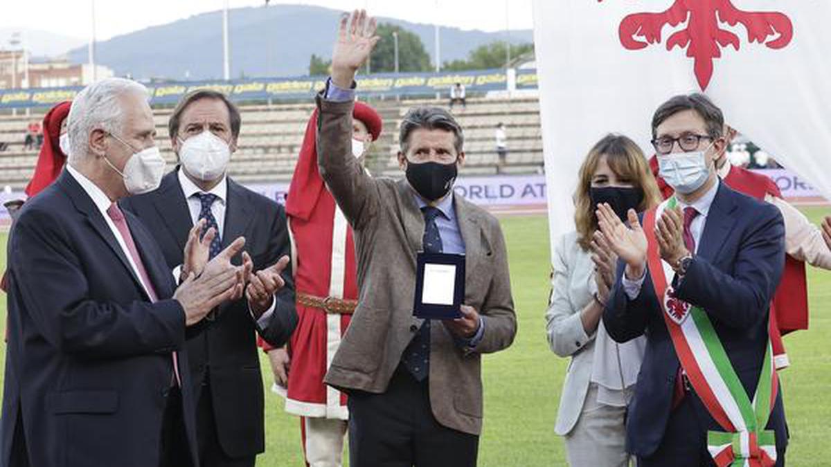 Sebastian Coe awarded keys to Florence 40 years after 800m world record ...