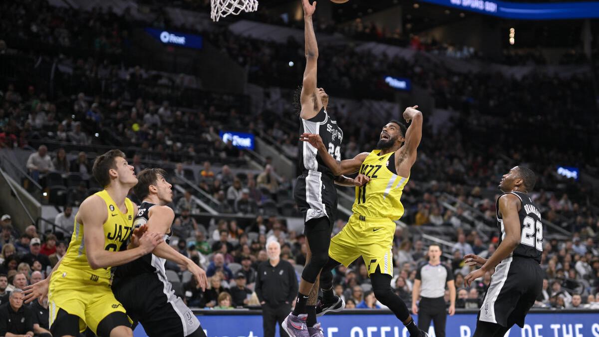 NBA: Devin Vassell, Keldon Johnson help San Antonio Spurs hold on to beat Utah Jazz, 126-122