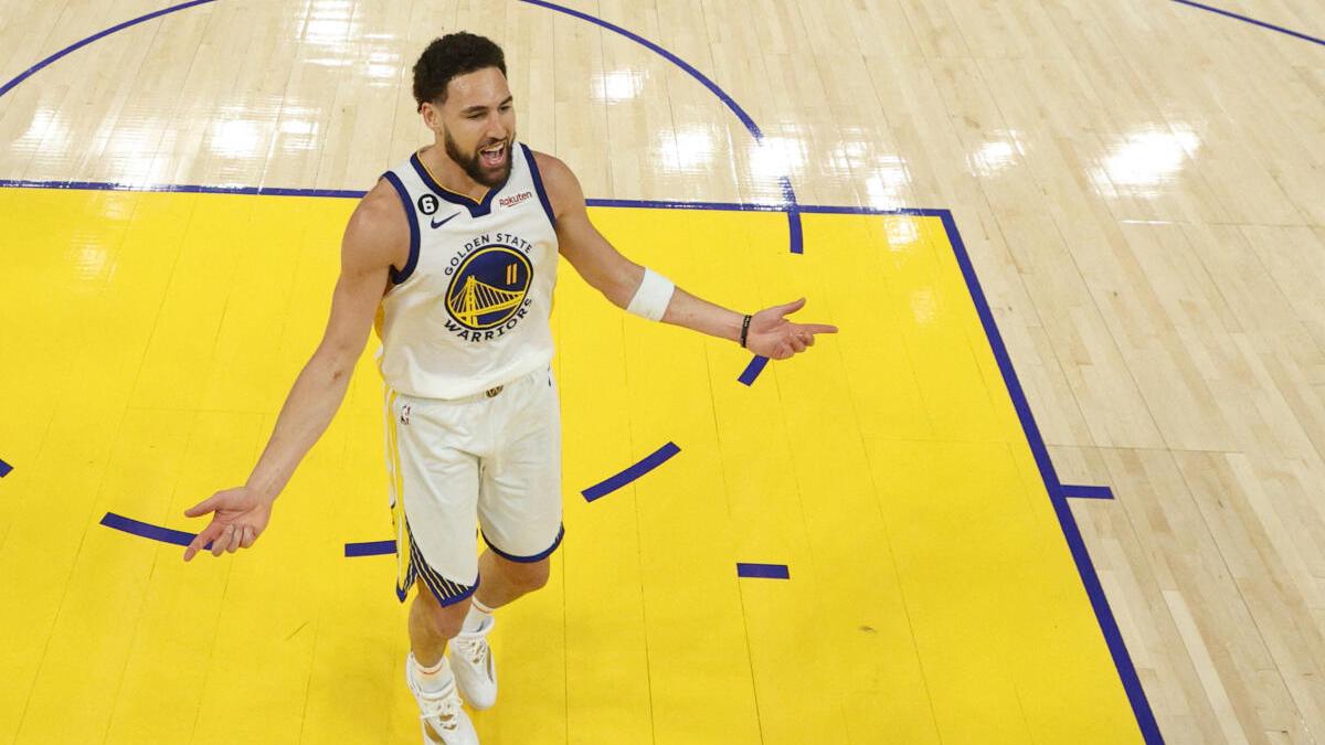 Klay Thompson grabs spotlight as Warriors even series with Lakers