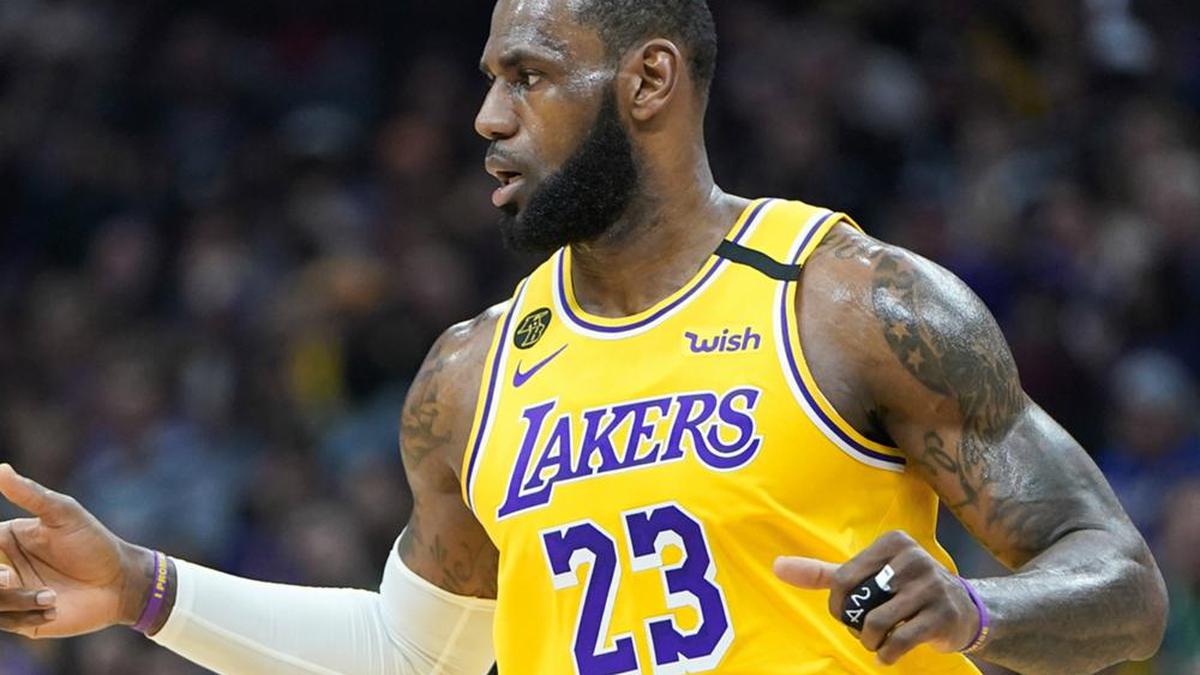 NBA: LeBron James leads LA Lakers to victory