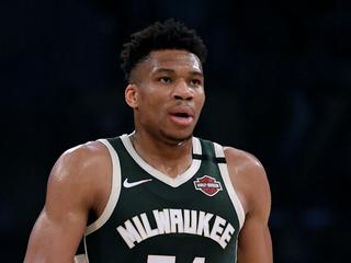 Bucks: Giannis Antetokounmpo's triple-double rescinded by NBA