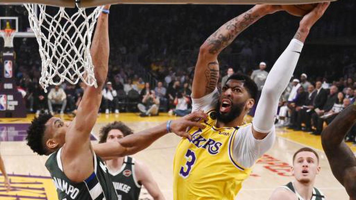 Los Angeles Lakers All-Star Anthony Davis out with eye issue