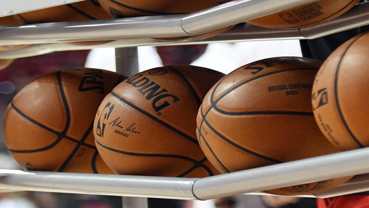 NBA tells players, coaches to act on booster shots