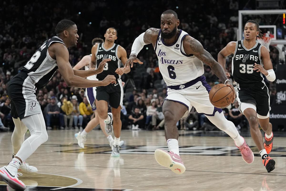 NBA round-up: Los Angeles Lakers' LeBron James becomes all-time