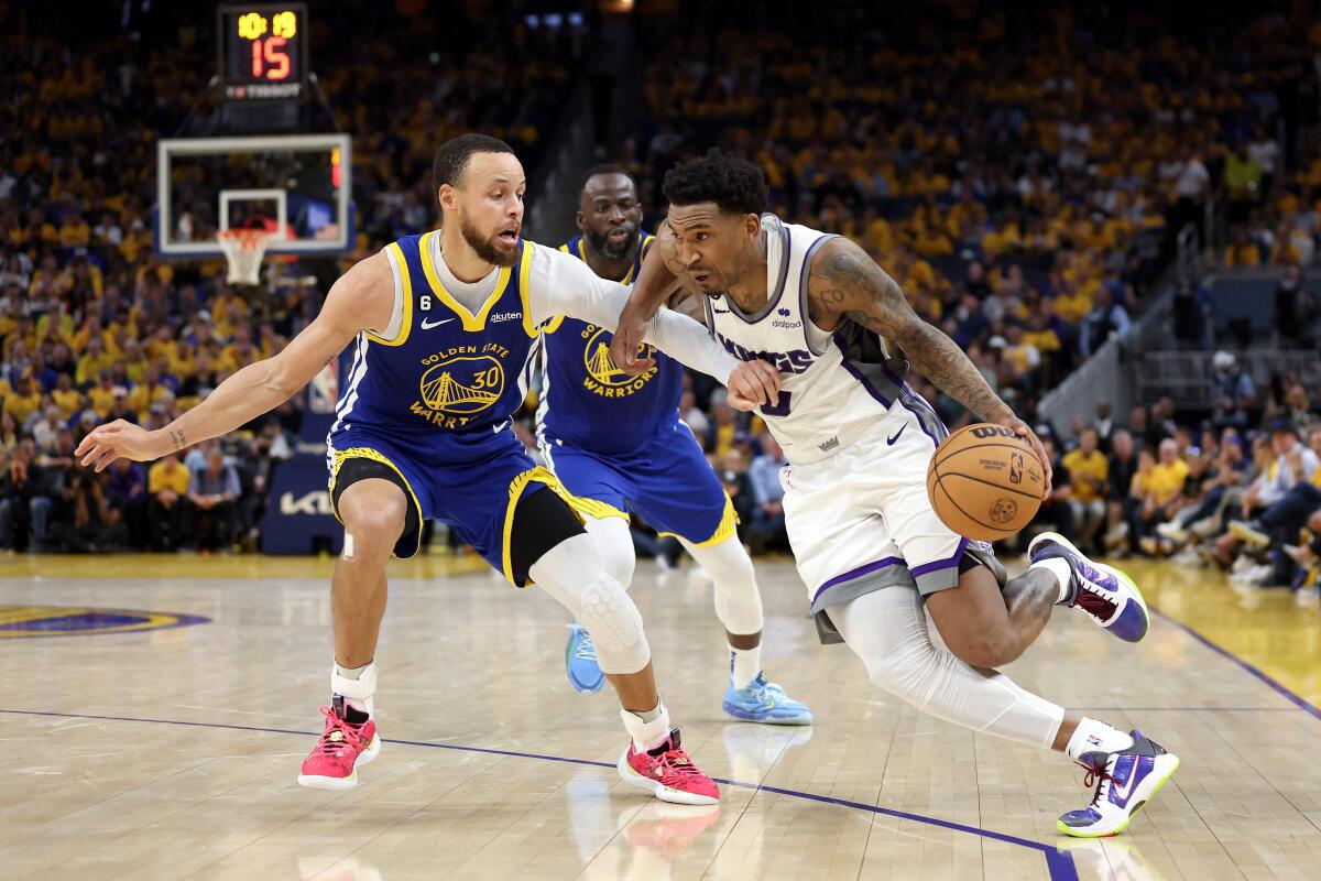 NBA Playoffs: Kings beat Warriors in Game 1 - Golden State Of Mind