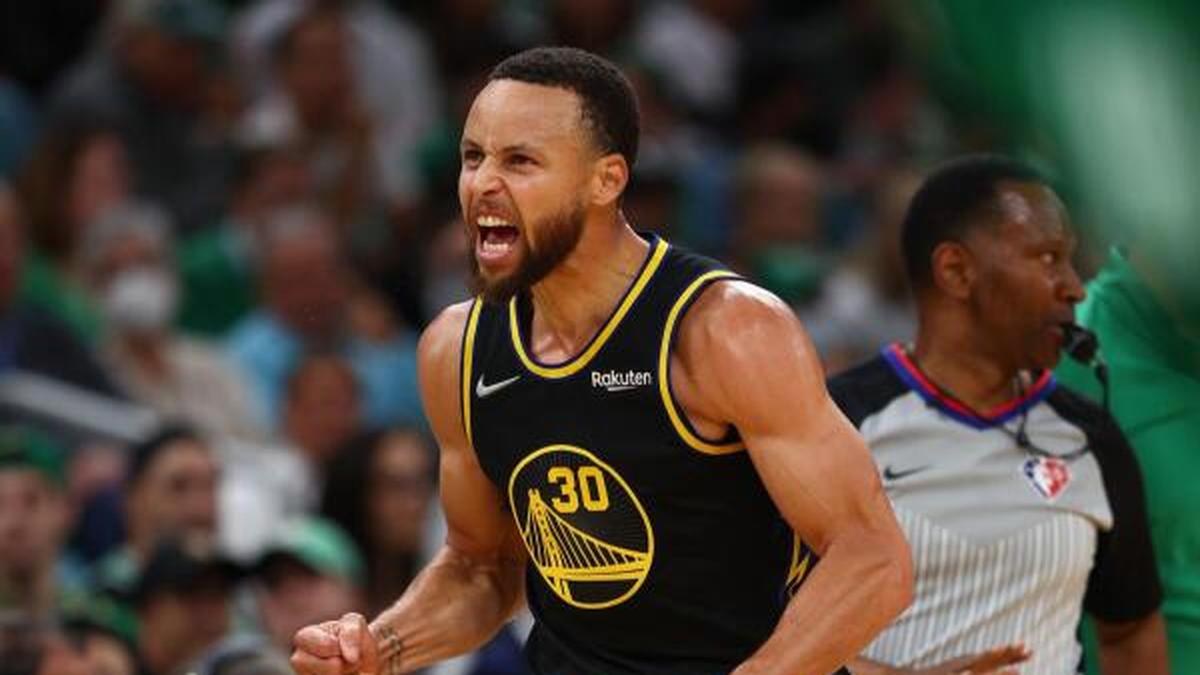 Stephen Curry wins Kareem Abdul-Jabbar Social Justice award