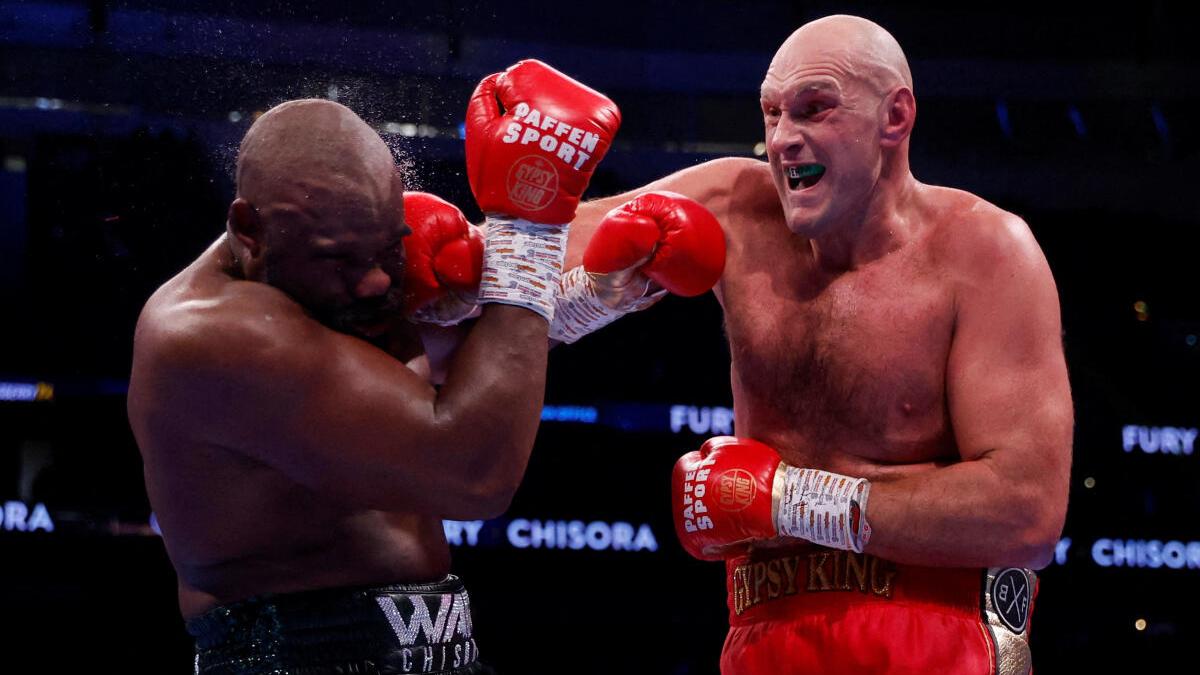 Tyson Fury dominates Derek Chisora to retain WBC heavyweight title