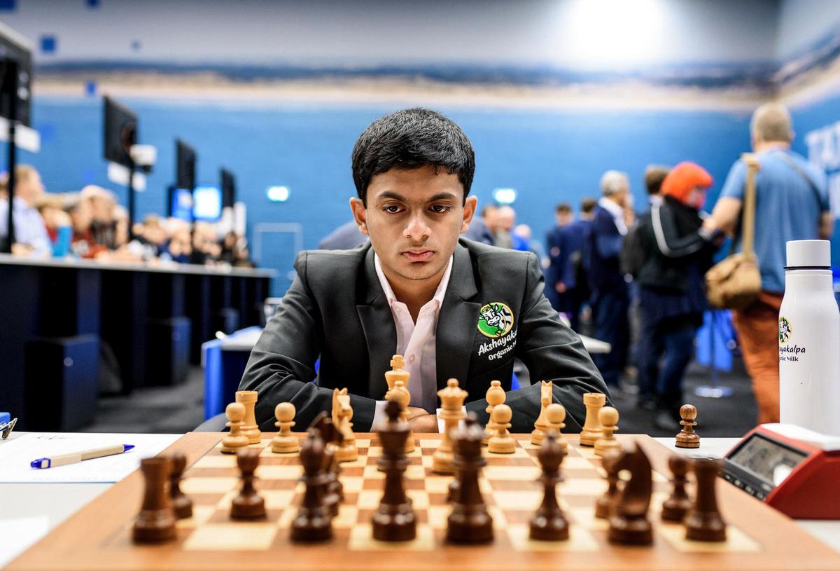 Chennai, Tamil Nadu, India. 29th July, 2022. A chess player gestures prior  the next move during the first round of the 44th Chess Olympiad in Chennai.  The total number of participants is