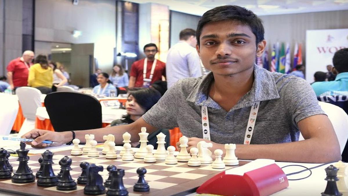 Chess: Aravindh, Karthikeyan keep India's medal hopes alive