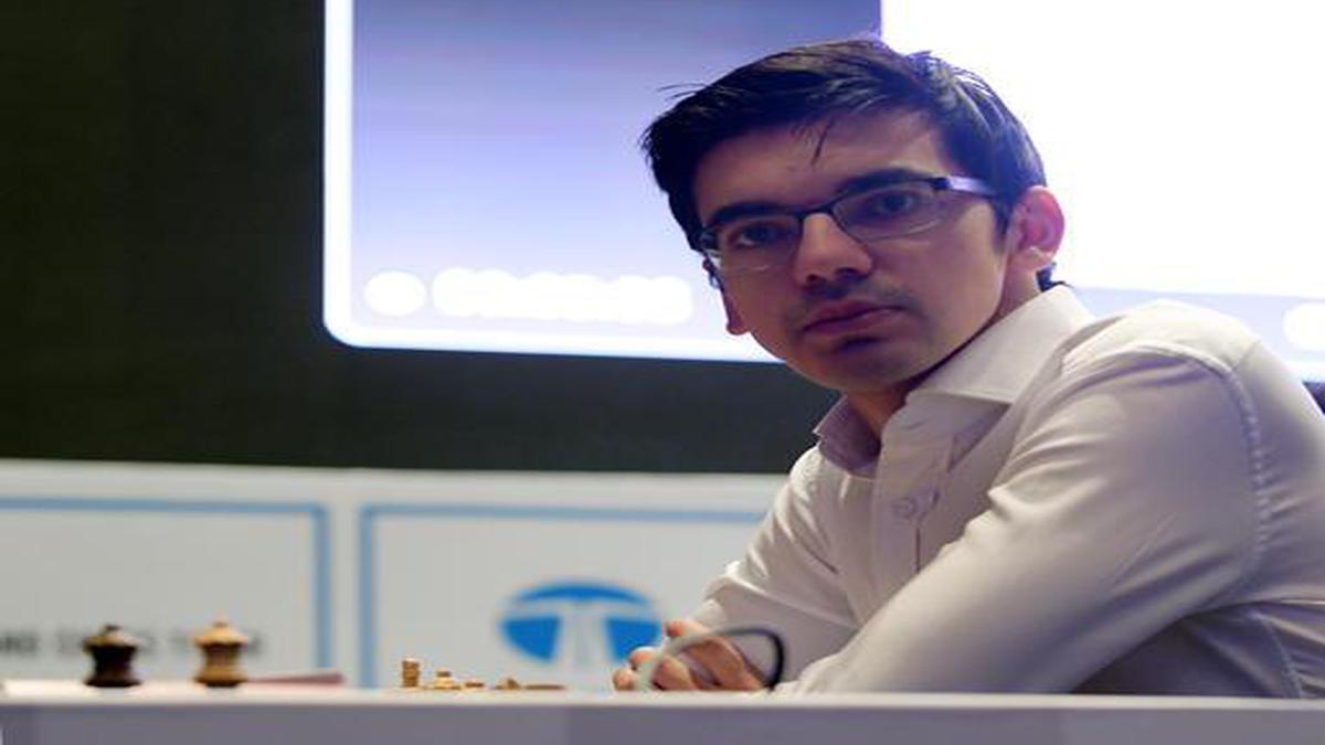 Anish Giri on X: Sharing this interview link, along with the question of  the day: Is @chess24com red or blue?🤔 ❤️💙   #KeepChessGreat #BattleForTheSoulOfChess  / X