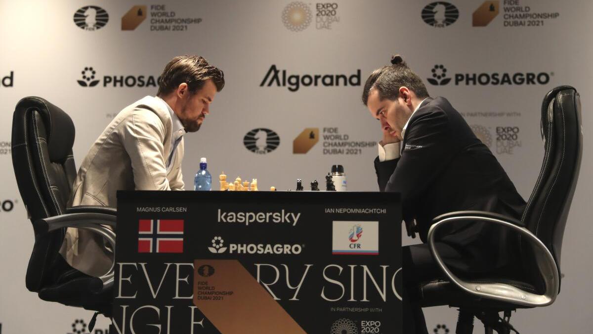 World chess championship: Nepomniachtichi lets Carlsen off the hook