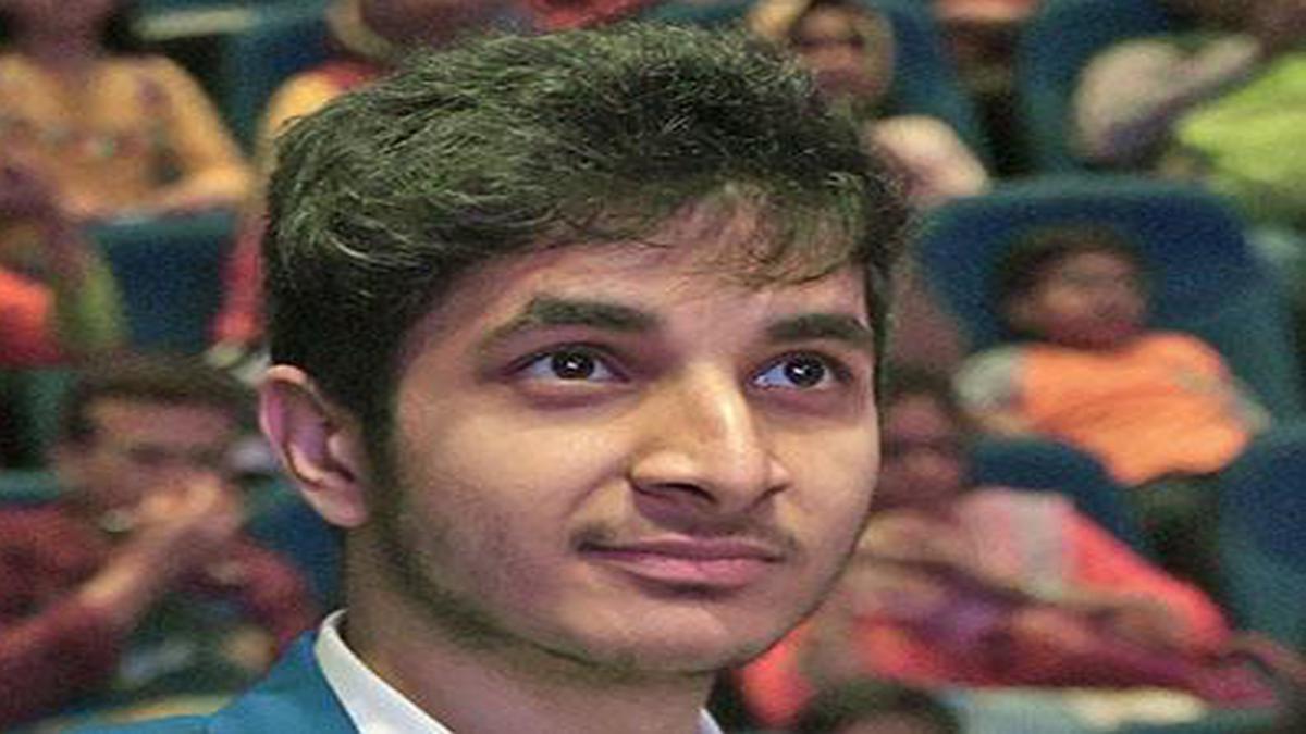 Vidit Gujrathi draws with Richard Rapport, in joint third place; Magnus  Carlsen in lead