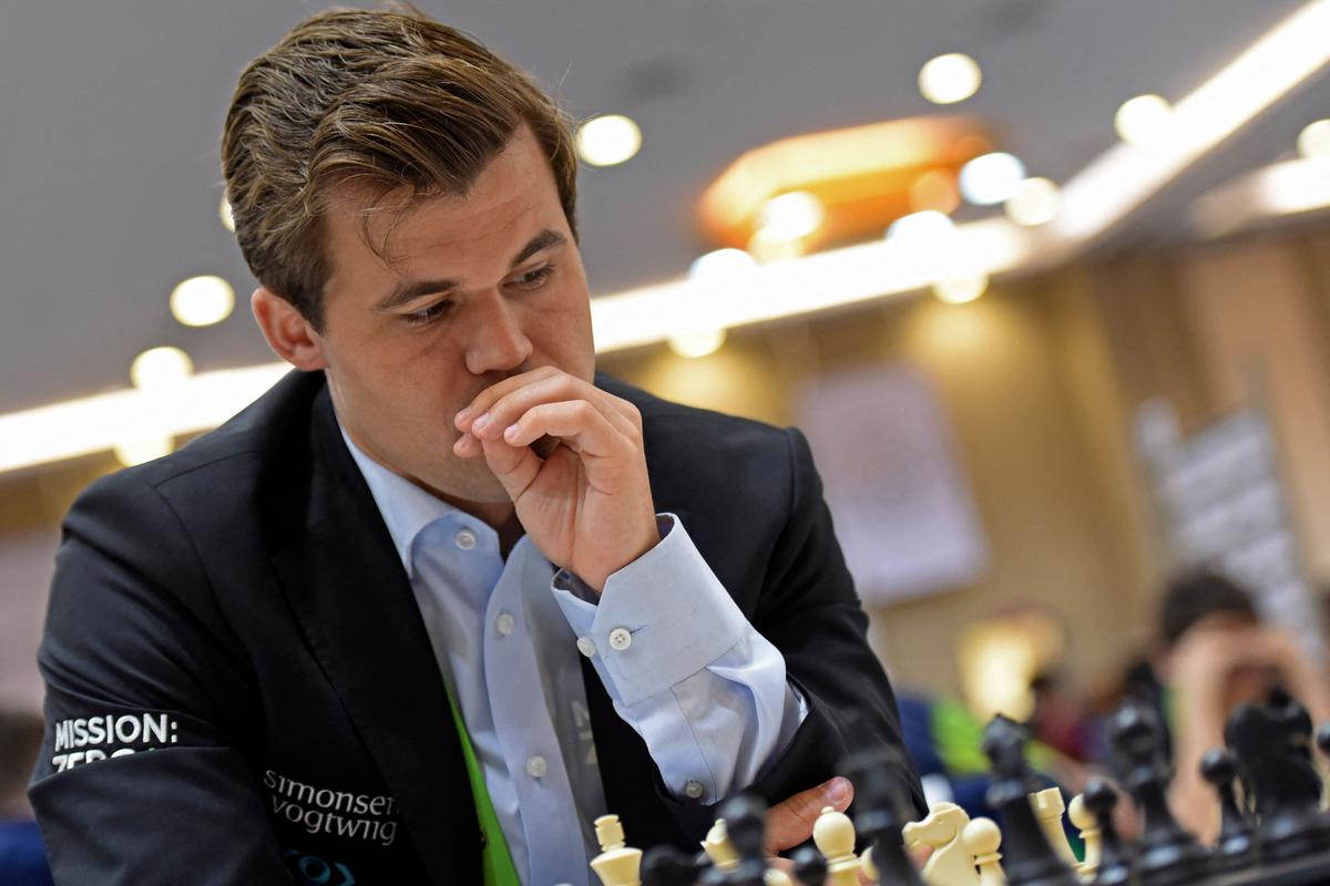Champion Magnus Carlsen resigns after one move as chess cheating