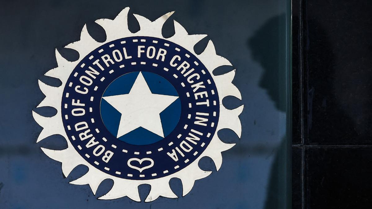 BCCI decides to change national selectors, invites applications