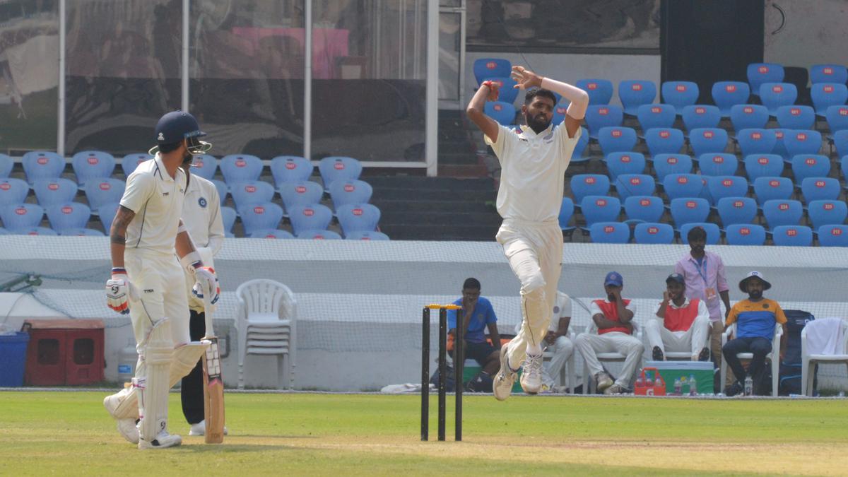 Ranji Trophy 2018-19: Ravi Kiran's 4-for sets up Hyderabad's 10-wicket win