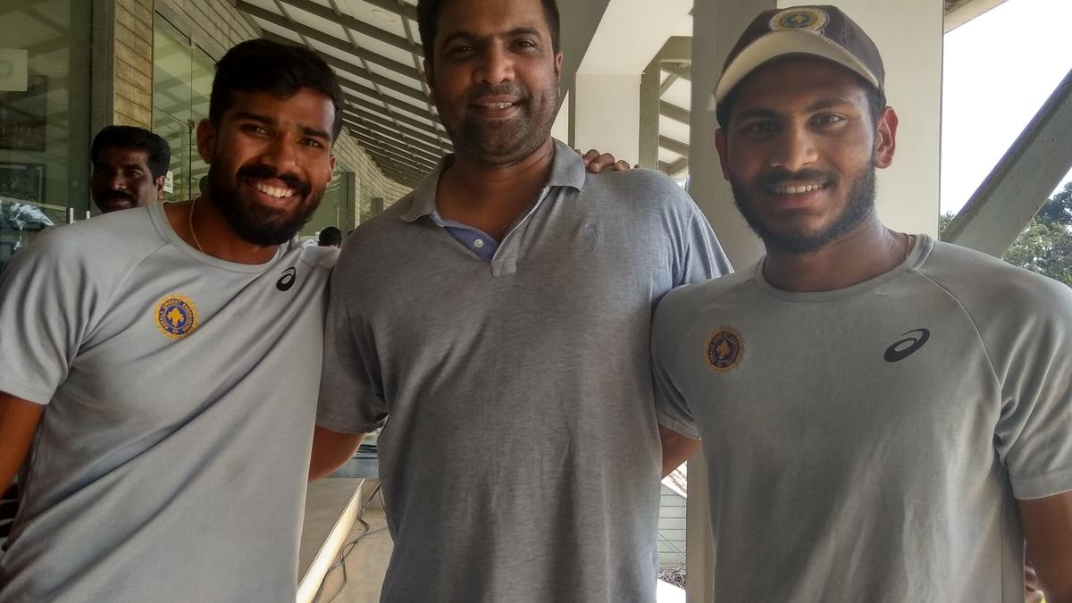 Prasanth Chandran Sandeep Warrier, Basil Thampi bowling well for