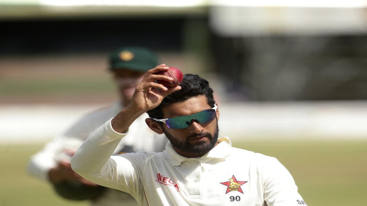 Raza takes career-best figures as Zimbabwe extends lead