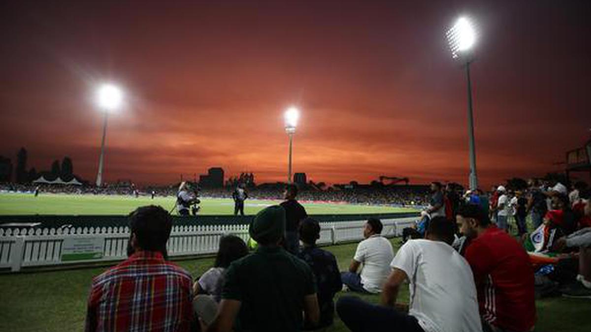 Indian fan abuses commentator, banned from entering Bay Oval