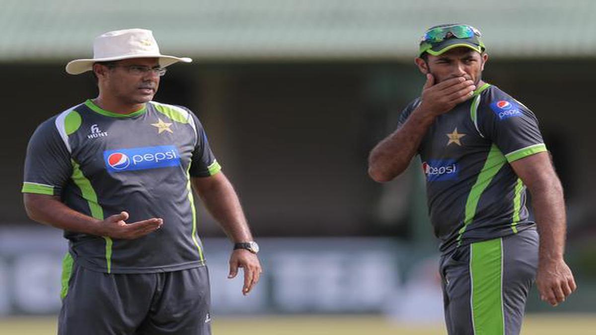 Amir, Wahab quitting red-ball cricket unfortunate - Waqar