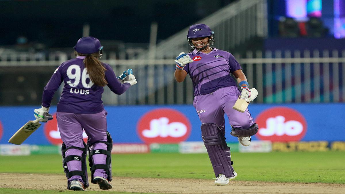 Women's T20 Challenge: Luus-powered Velocity pips Supernovas