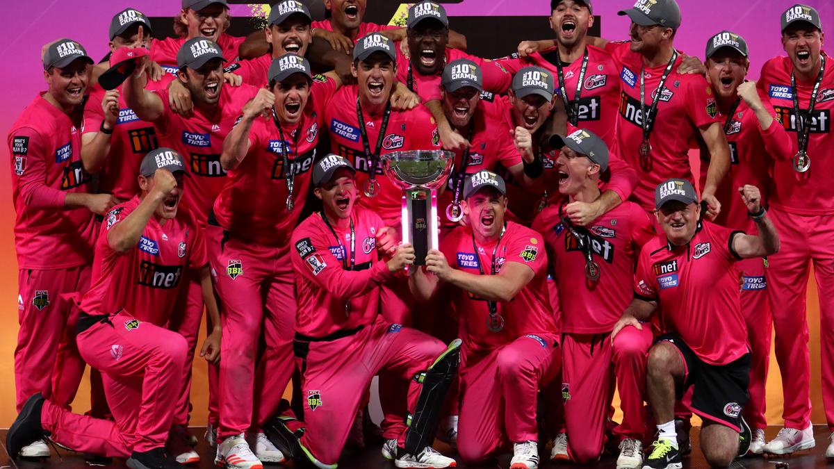 Sydney Sixers defends Big Bash League title with 27-run win over Perth Scorchers