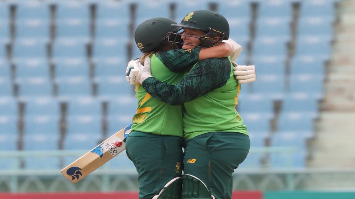 Lizelle Lee hammers ton as South Africa women's team defeats India via D/L method