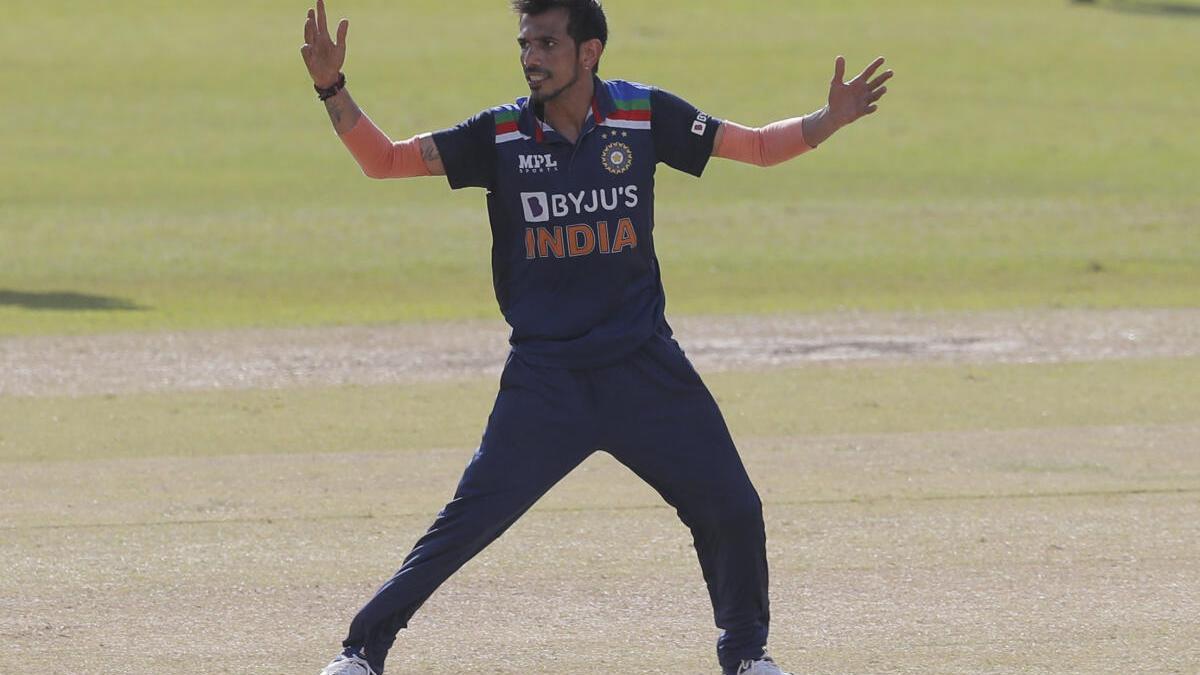 Yuzvendra Chahal, Krishnappa Gowtham test positive, put in isolation in Colombo