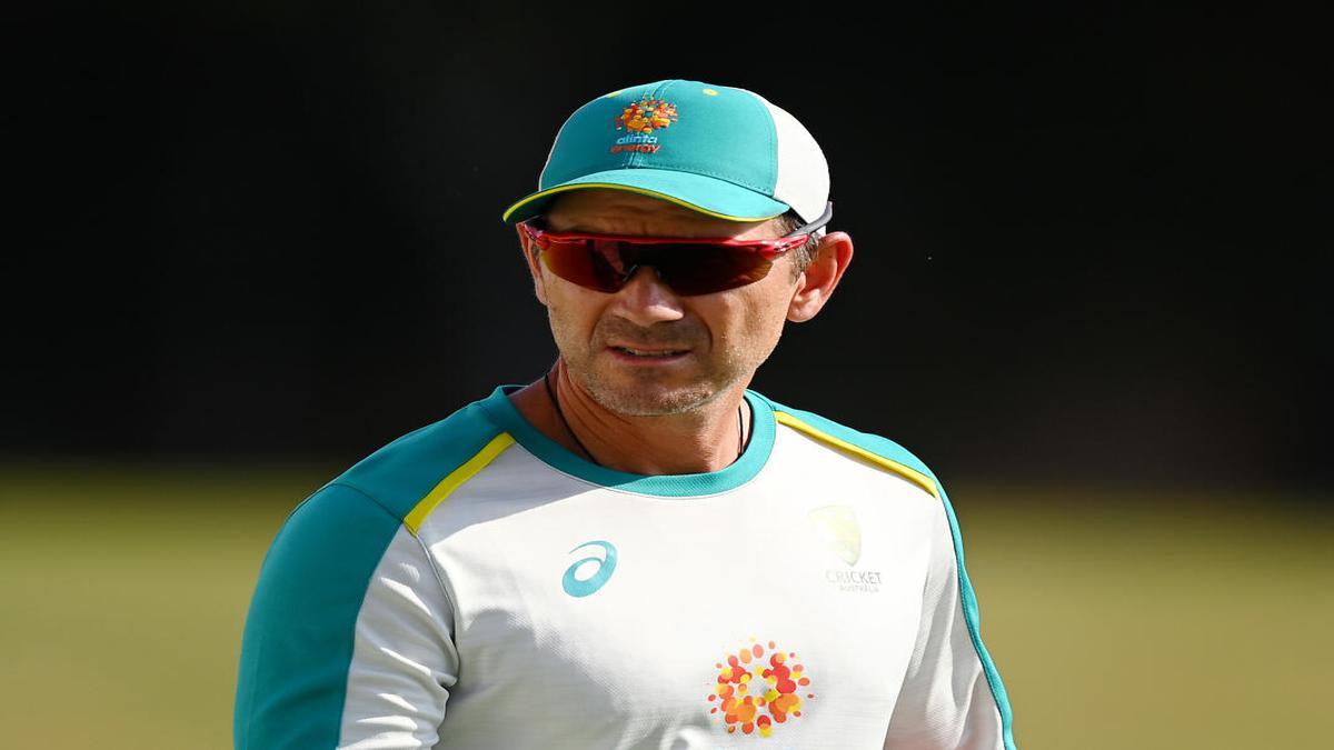 Michael Clarke predicts Justin Langer will bow out if Australia wins Ashes