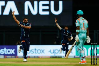 IPL 2022, Gujarat Titans vs Lucknow Super Giants: Shami and Tewatia star in  Gujarat's thrilling last-over win over Lucknow