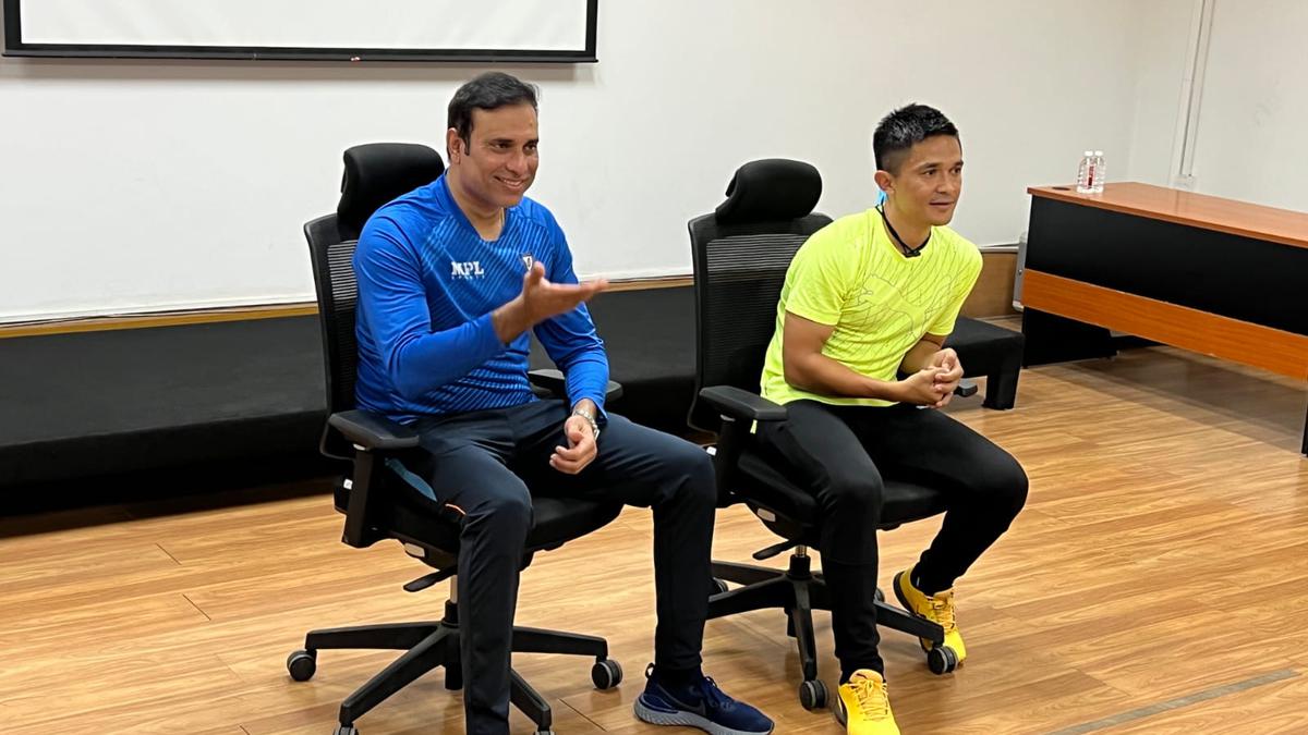 Sunil Chhetri interacts with cricketers from Plate teams at the NCA