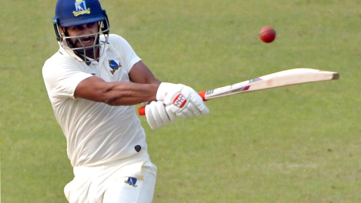 Ranji Trophy: Tiwary’s magnificent hundred puts Bengal on top