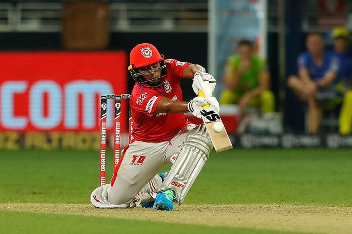 Sarfaraz jugó para Royal Challengers Bengaluru, Punjab Kings y Delhi Capitals.