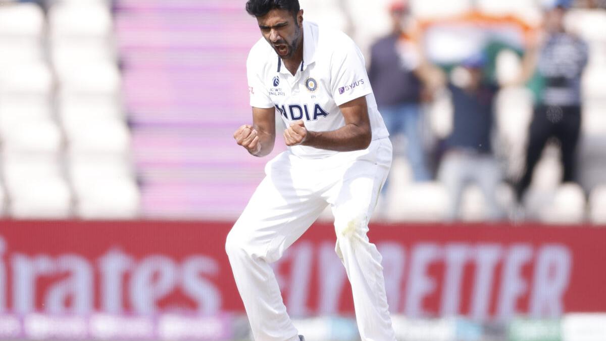 Ashwin gets 28 overs under his belt on Day 1 for Surrey against Somerset