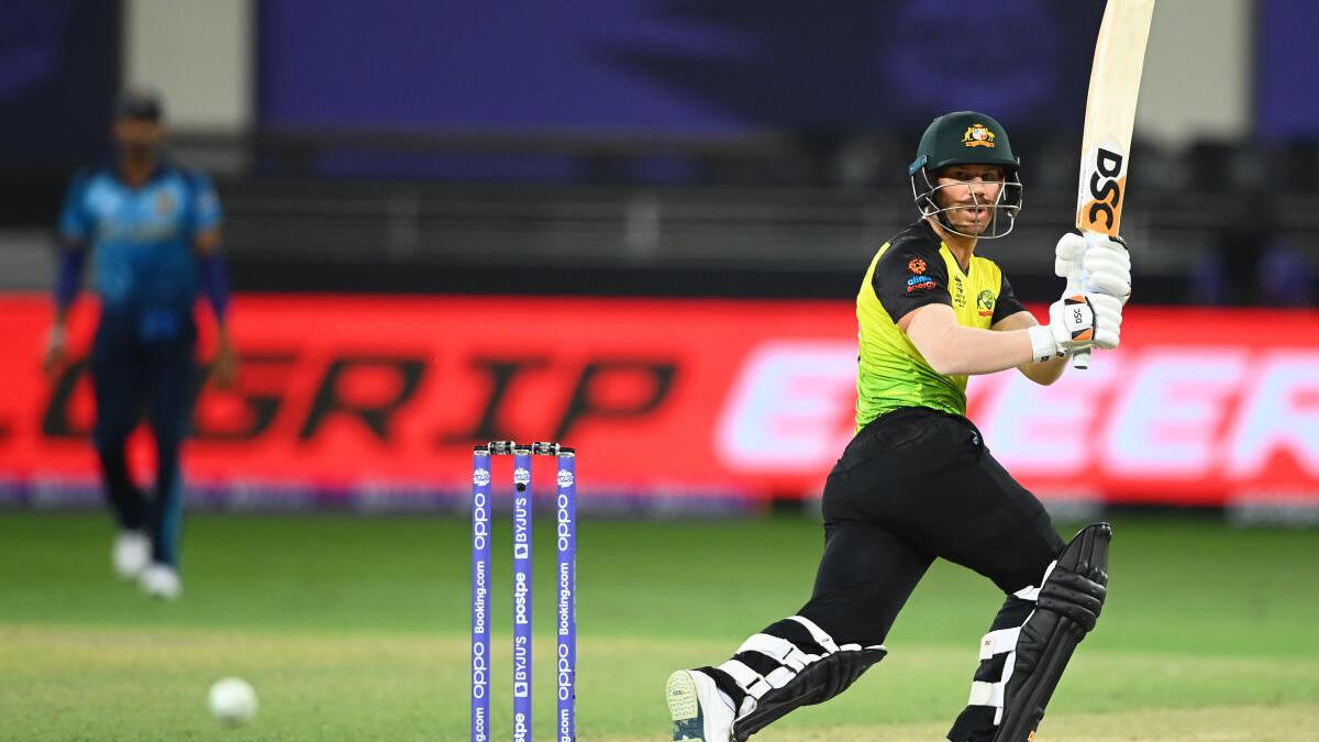 Warner shows glimpses of old as Australia maintains winning run at T20 World Cup