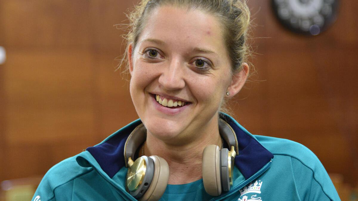 Sarah Taylor: 'I should be just seen as a coach and not a woman coach'