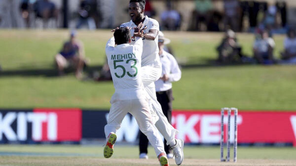 Bangladesh eyes historic victory with New Zealand in tatters