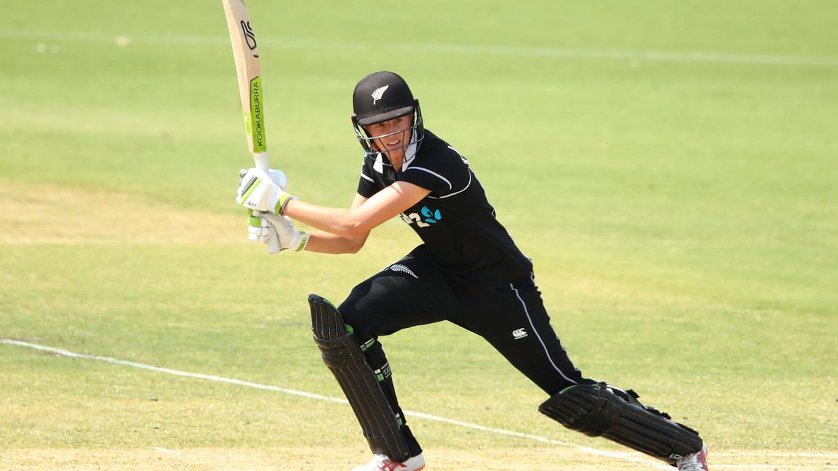 Amy Satterthwaite of New Zealand retires from international cricket