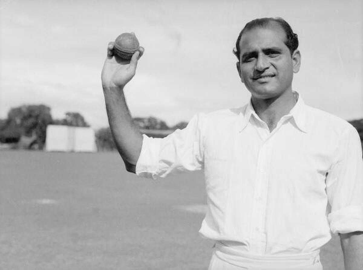 P.R. Man Singh pays tribute to Ghulam Ahmed on his birth centenary -  Sportstar