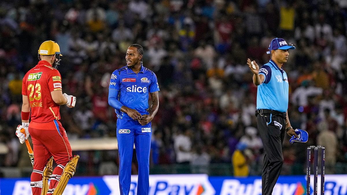 IPL 2023: Jofra Archer’s erratic bowling threatens to spring a leak in Mumbai Indians’ playoff dreams