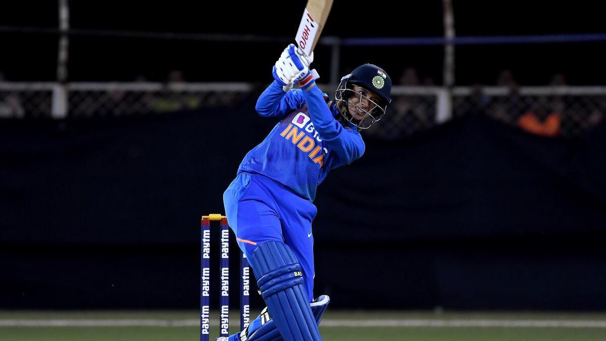 Smriti Mandhana, Deepti Sharma sign up to play for Sydney Thunder in WBBL