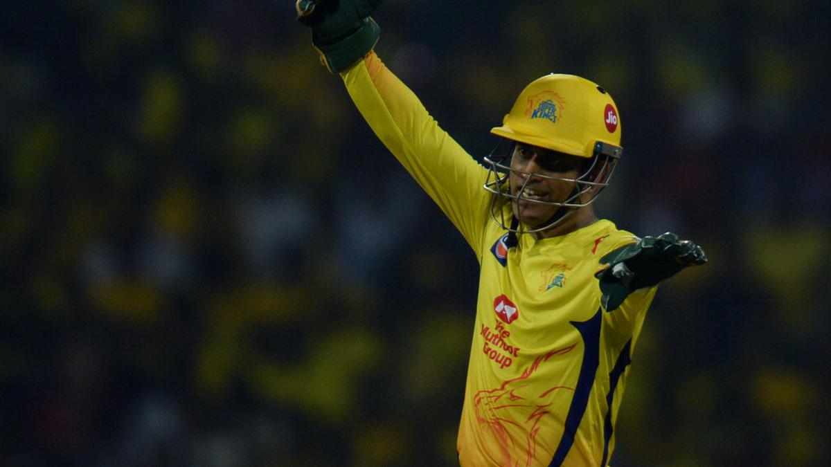 IPL 2019: Dhoni's glovework - nimble and slick artistry