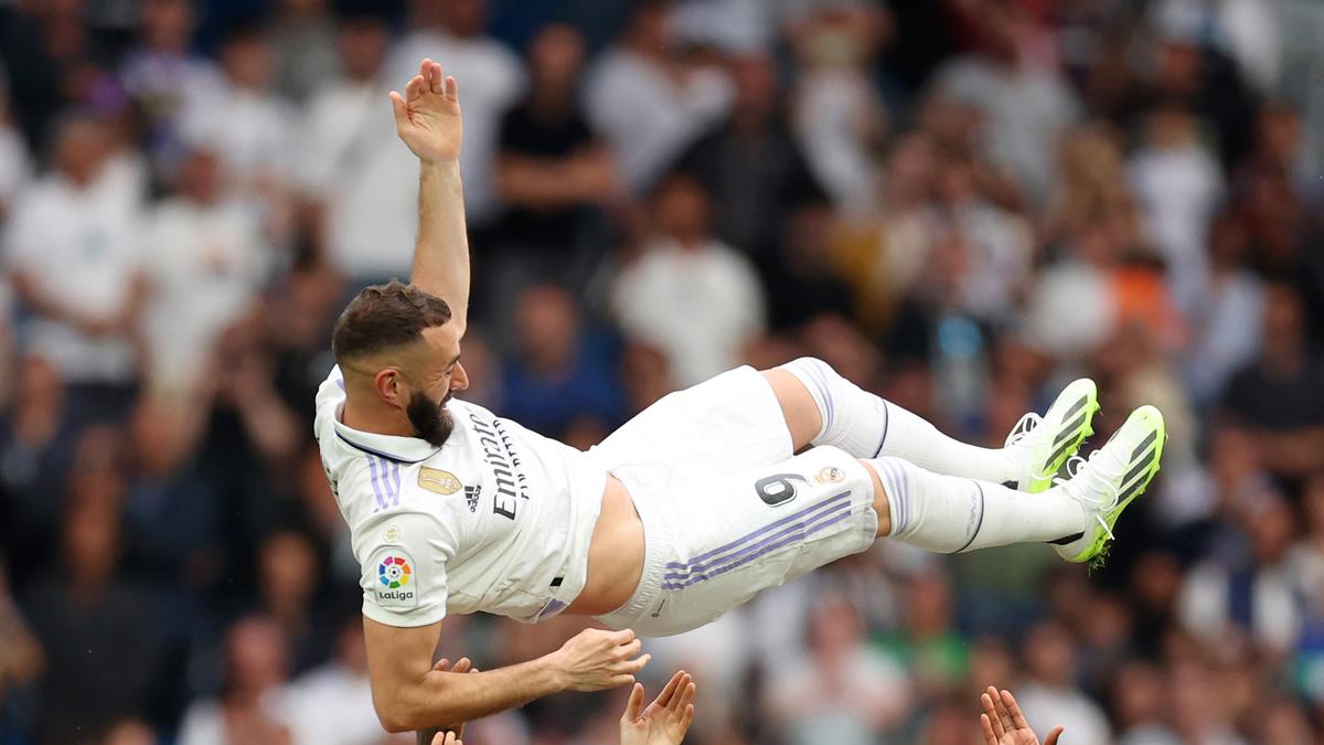 Football: Soccer-Benzema bids farewell to Real Madrid as he heads to Saudi  Arabia