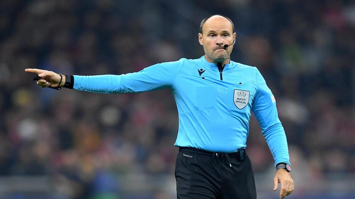 Who is the referee for the Iran vs USA match in FIFA World Cup?