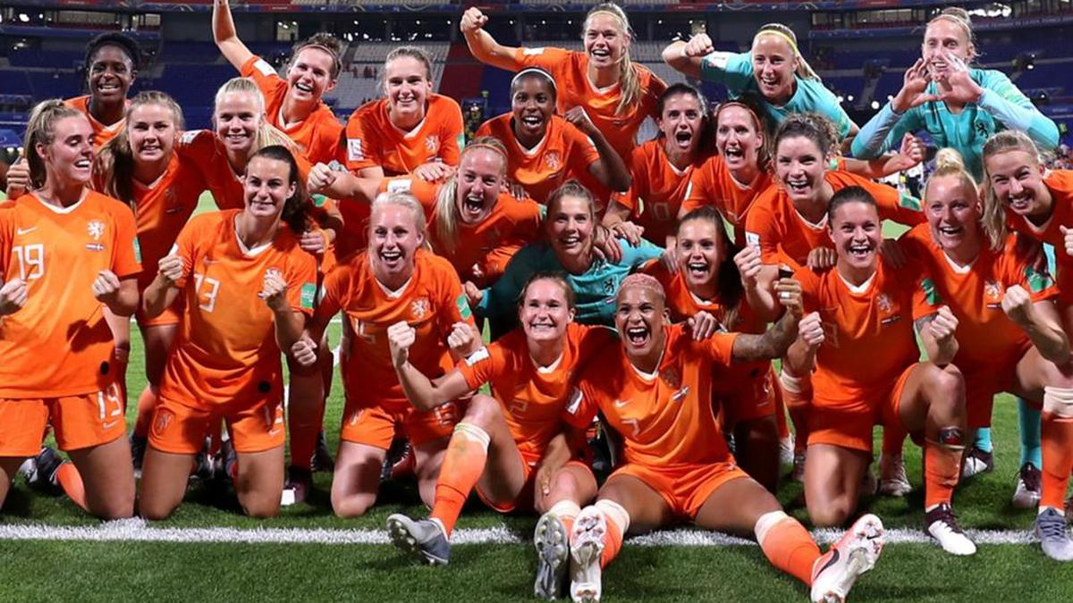 Women's World Cup: Dutch upstarts bid to shock mighty USA in final