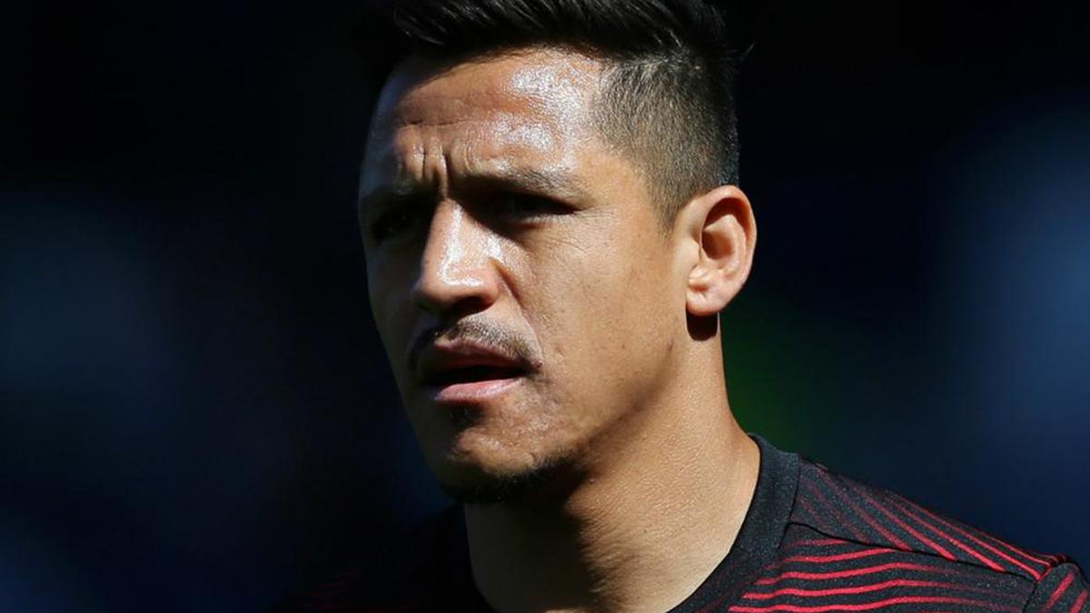 Inter's Alexis Sanchez out for "two to three months"