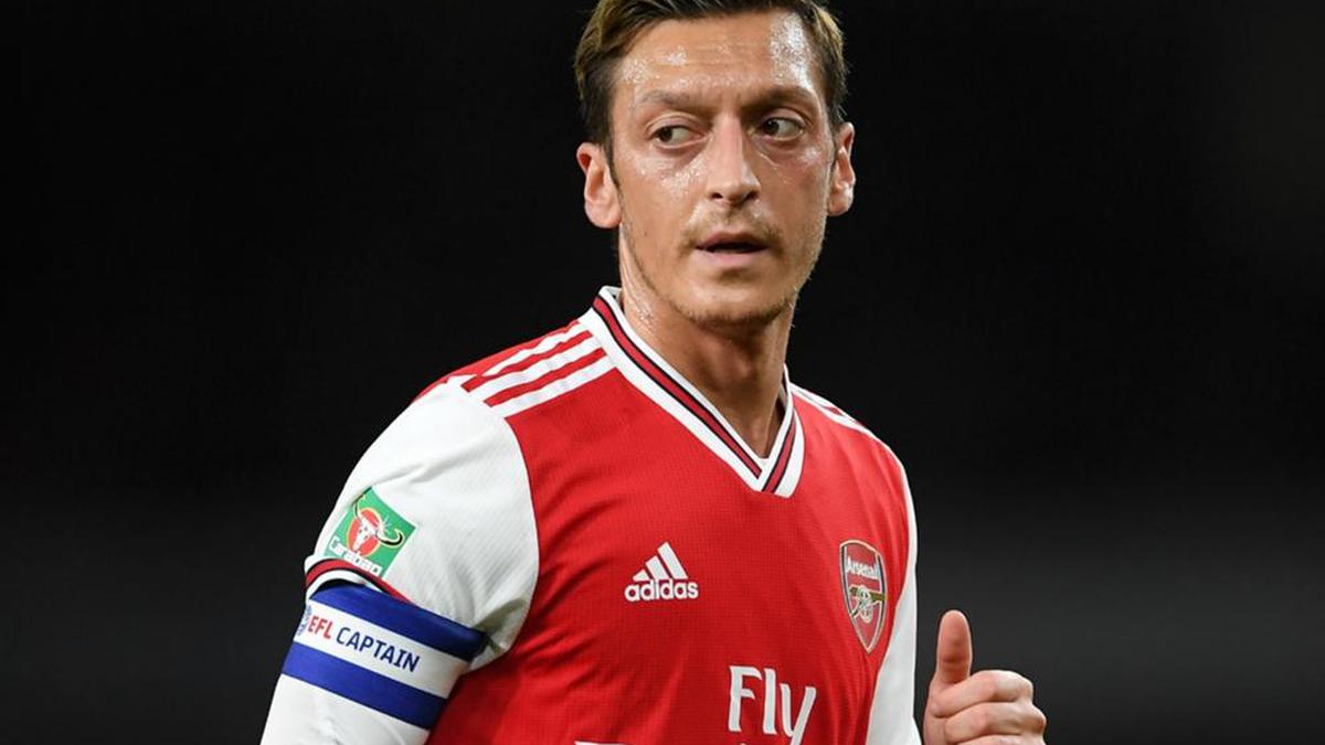 Mesut Ozil left out of Arsenal's UEFA Europa League squad