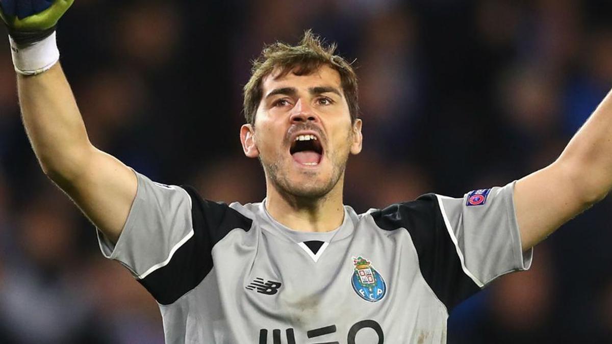 Casillas proposes ‘vintage’ Clasico to raise charity funds