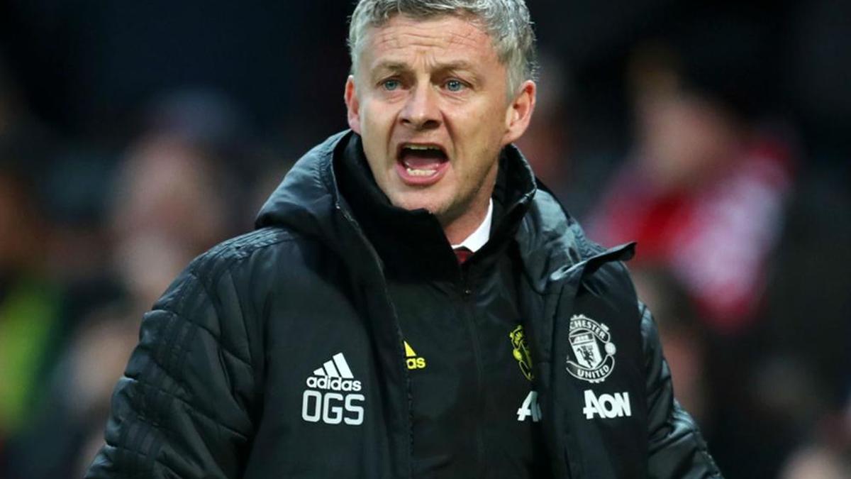 Solskjaer says players are 'easy target' in pay row